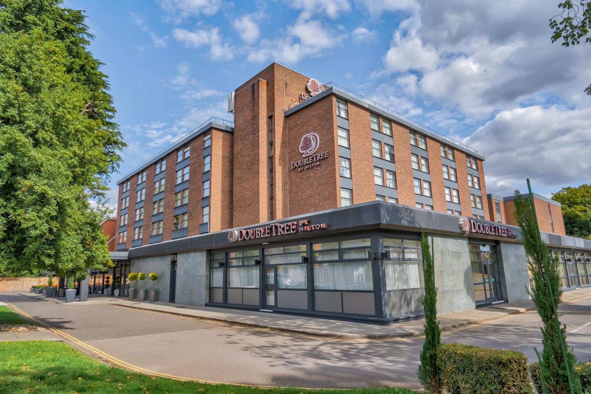 Hotel Doubletree By Hilton London Ealing Extérieur photo